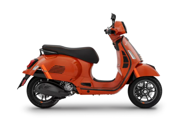 Vespa GTS Super Sport 300 orange stickers noir orange