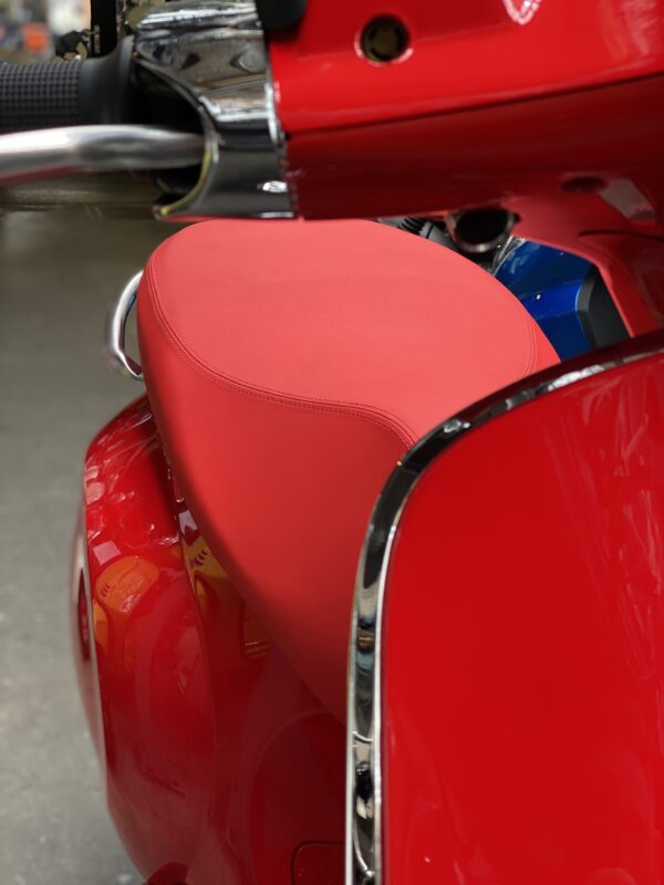Vespa Primavera 125 E5 RED 2021 238KM – Image 8