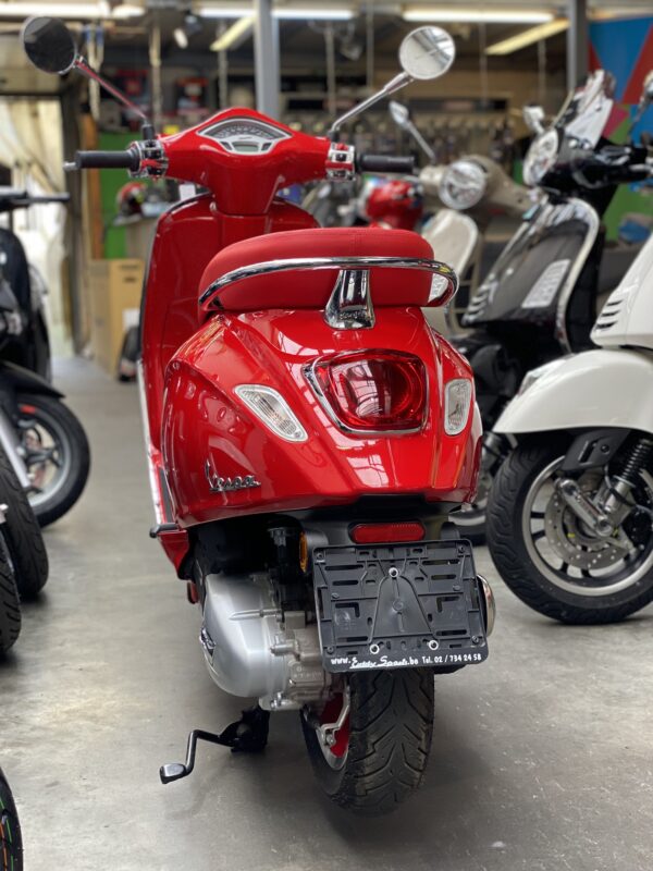 Vespa Primavera 125 E5 RED 2021 238KM – Image 6