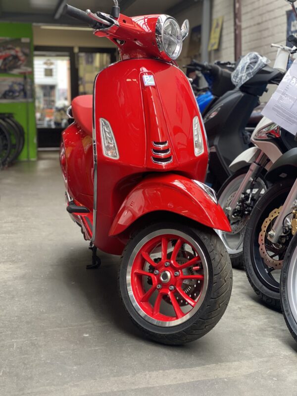 Vespa Primavera 125 E5 RED 2021 238KM – Image 2