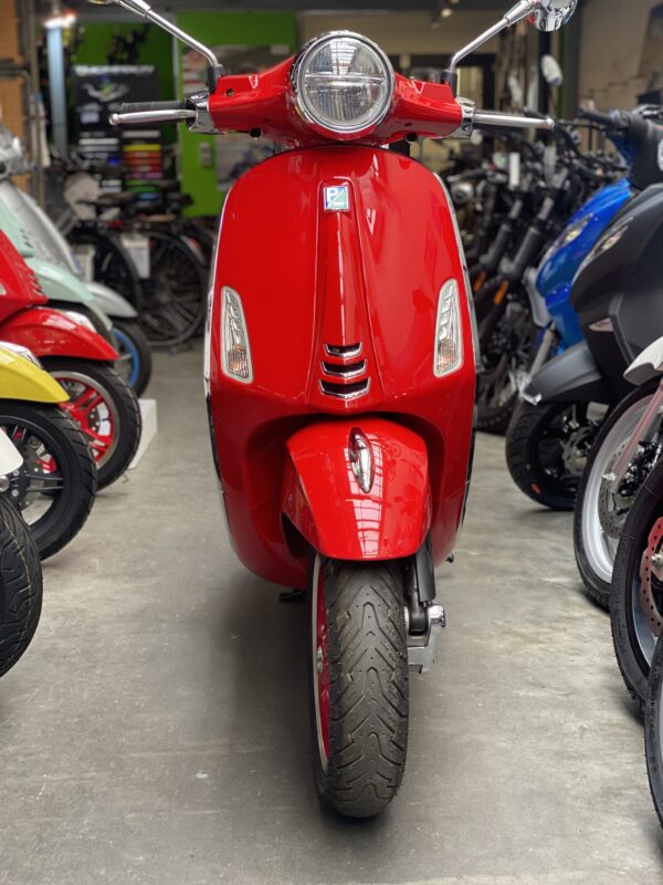 Vespa Primavera 125 E5 RED 2021 238KM – Image 3