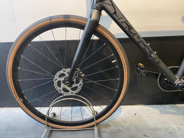 PROMO Thompson Gravel R-9500 aluminium/carbon Taille 56CM 2023 – Image 3