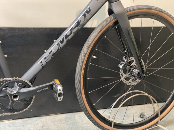 PROMO Thompson Gravel R-9500 aluminium/carbon Taille 56CM 2023 – Image 2