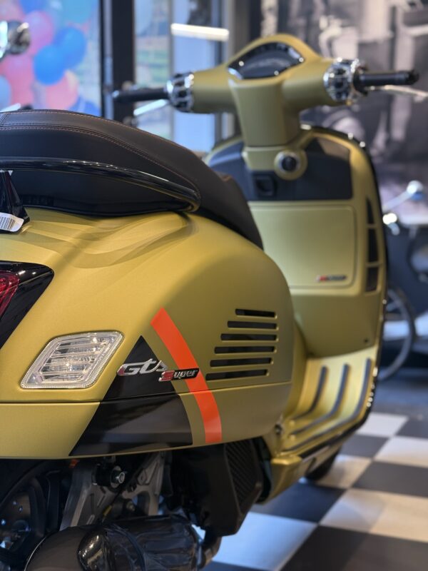 PROMO Vespa GTS 125 Super Sport Verde Ambizioso Matt 2024 – Image 7