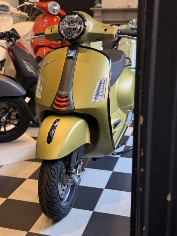 PROMO Vespa GTS 125 Super Sport Verde Ambizioso Matt 2024 – Image 3